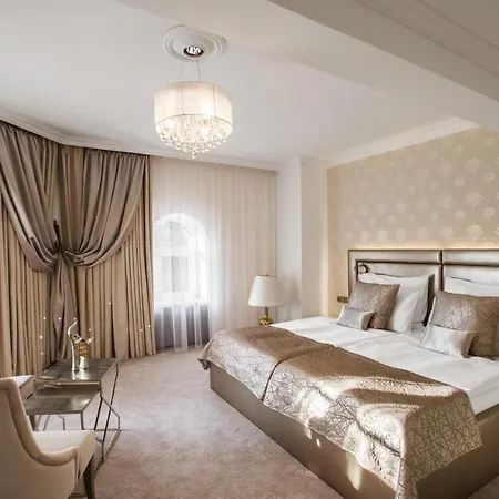 فندق Sen 4*
